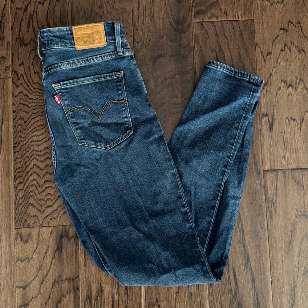Levi's Indigo Denim Jeans with Leather Patch